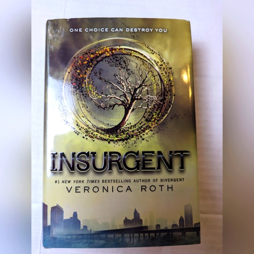 Insurgent By Veronica Roth Hard Cover Book